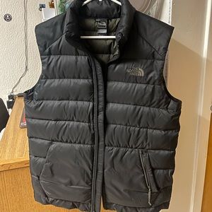 Men’s size medium north face puffer 500 vest